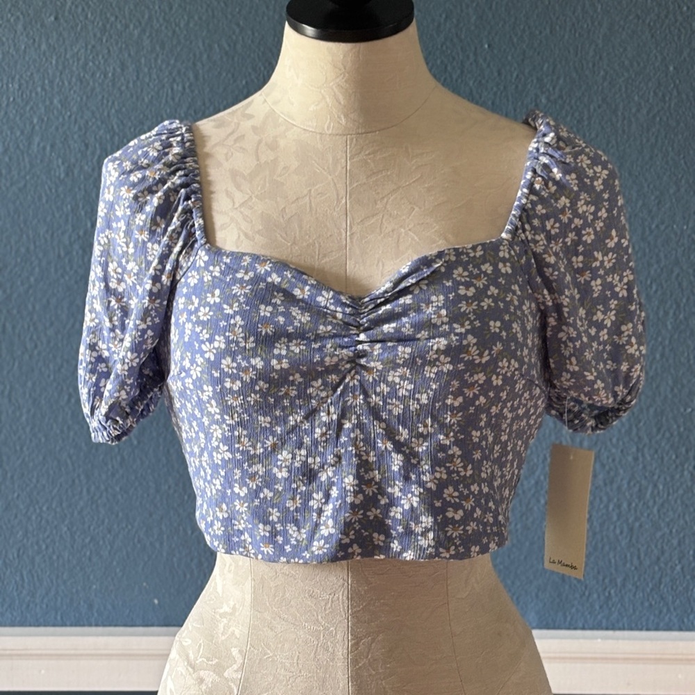Live To Be Spoiled Cropped Smocked Top Blue Daisy Size Small - Picture 1 of 7